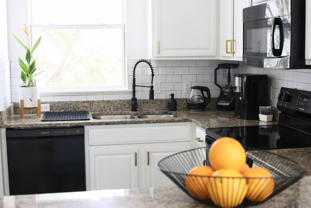 Sanctuary Gainesville Bright 2 Bedroom King Condo エクステリア 写真